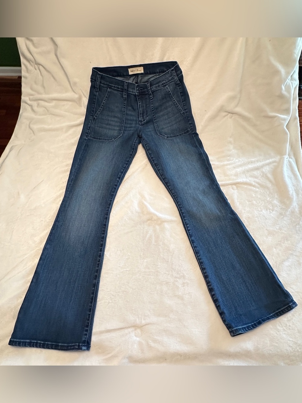 Gap patch-pocket flare/bootcut jeans/front patch pockets/70’s inspired